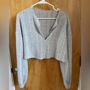 Grey long sleeve crop top